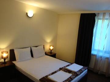 Фото номера Двухместный номер с 1 кроватью Отель Family Hotel Diana г. Lyaskovo 3