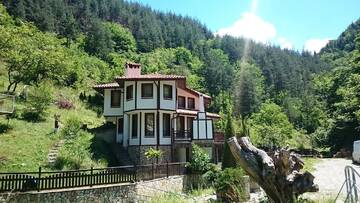 Фотографии Дома для отпуска Villa Persenk г. Lyaskovo (Болгария) №1 Фото Дома для отпуска Villa Persenk г. Lyaskovo 1